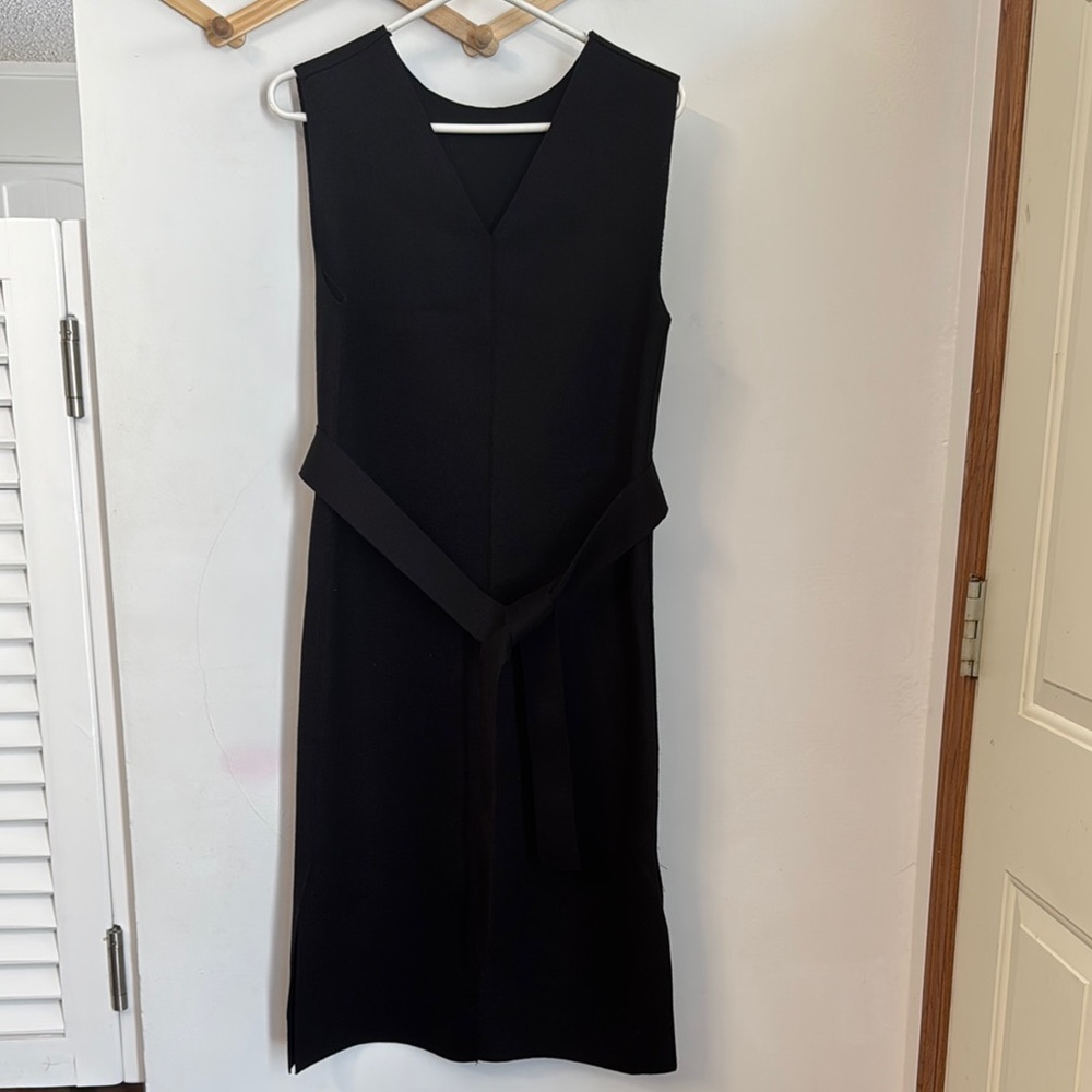 Black Sleeveless V-Neck Sheath Maxi Dress